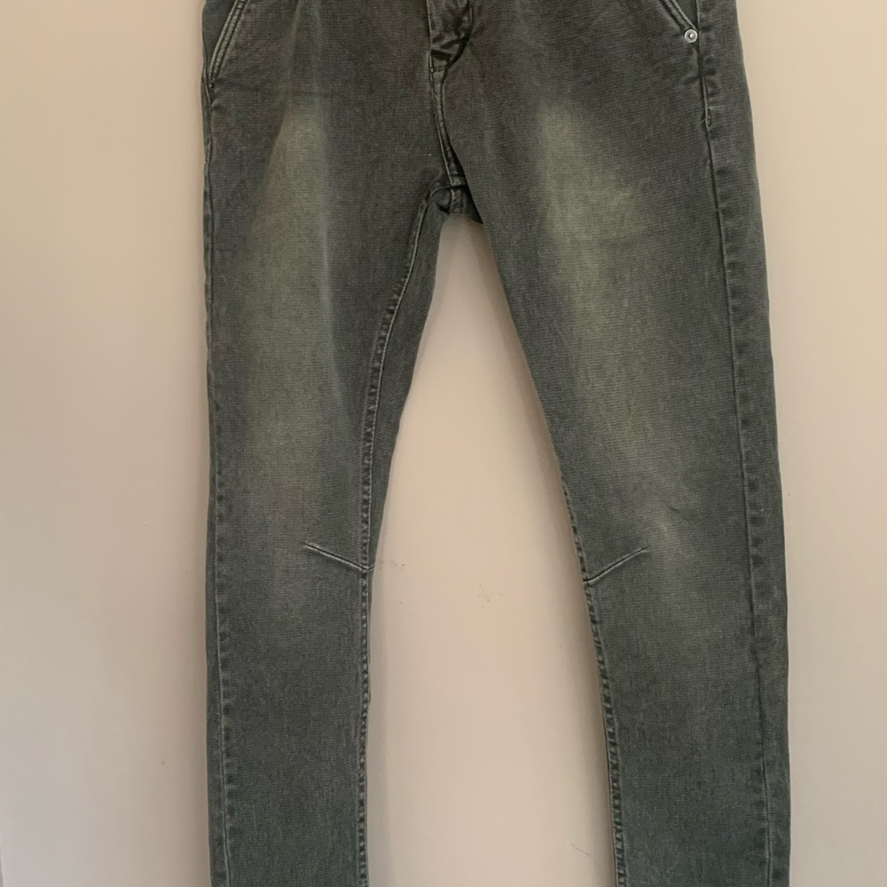 Dolce & Gabbana slim cut/skinny Jeans. Size 32.